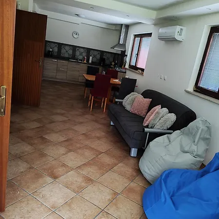 Apartment Apartma Lara