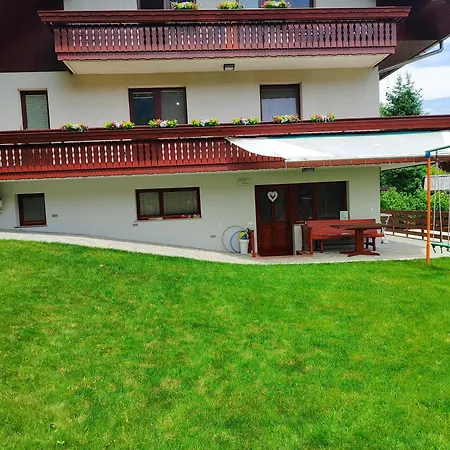 Apartment Apartma Lara